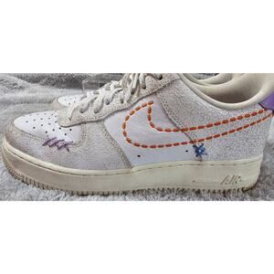 Nike Air Force 1 DX2348-100 Size MEns 10.5 Womens 12 EU 42.5 Sneakers GUC '07 SE